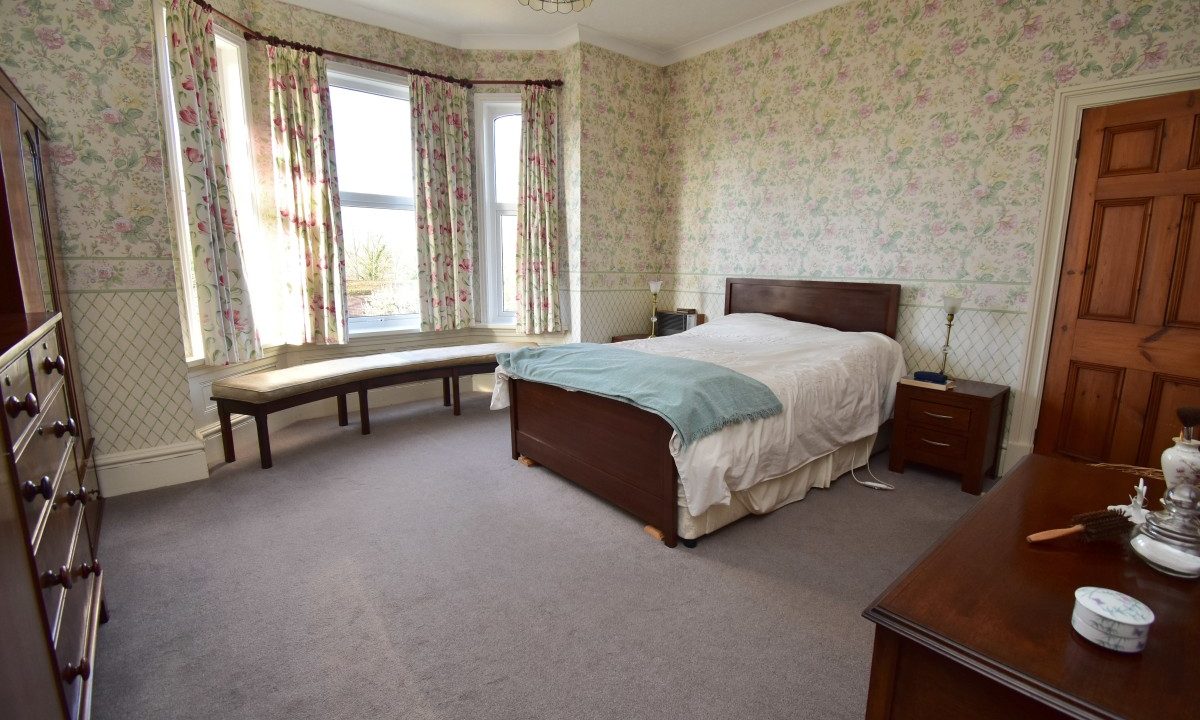 2 Clarement Villa Coleshill Road Furnace End Bedroom 1 31.01.23