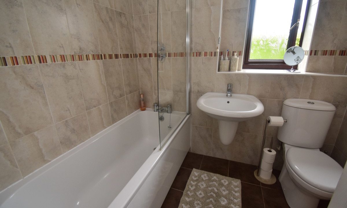 31 Lindisfarne Abbotsgate Bathroom